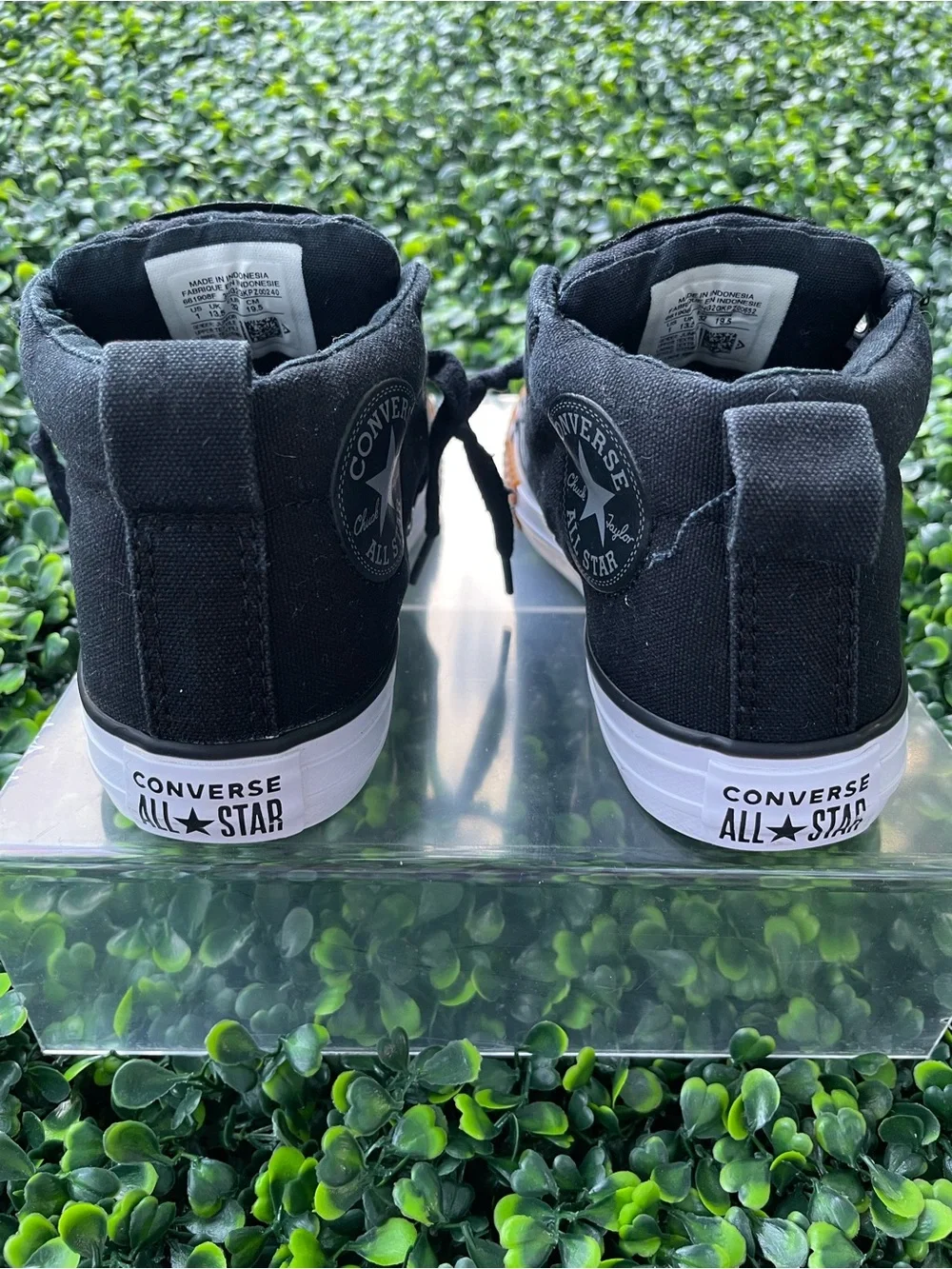 Converse chuck taylor all star kids size 11 with Gum Outsole - Picture 2 of 8